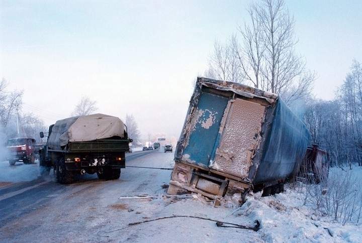 Vehicle Crashes Caused by Falling Truck Debris
