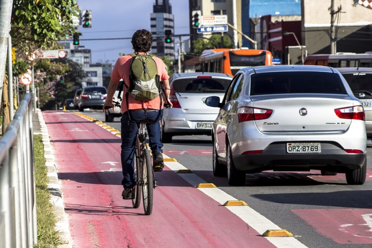 Driving Along Bicyclists